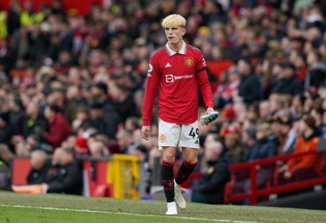 华体会体育app-【早报】八仙过海各显神通，巴萨笑傲西超杯！