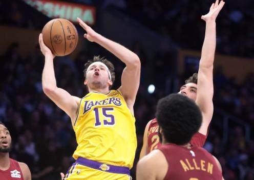 华体会app下载入口-湖人太子摇身变成三双机器 球队控卫危机迎刃而解