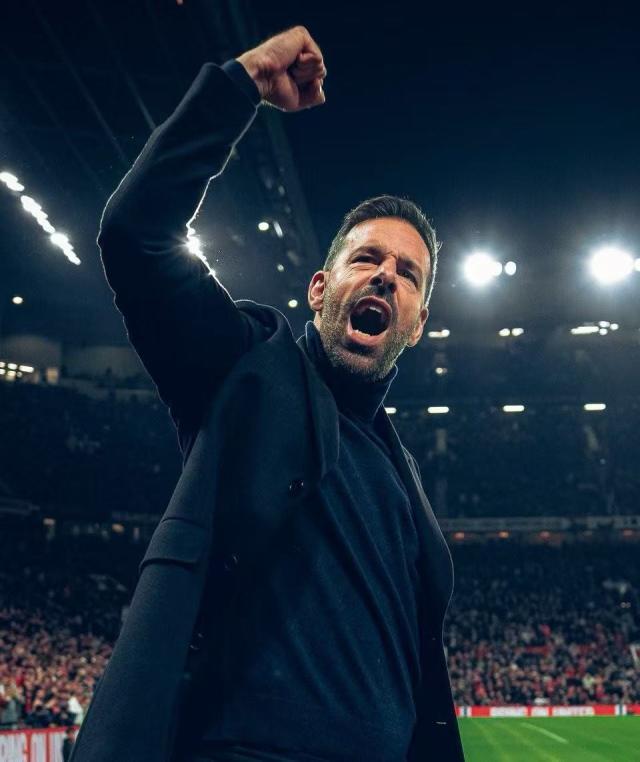 1730357920664060939.jpg 体育直播-【夜读】都是老演员了