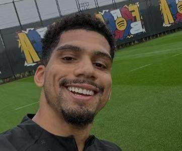 1730357934298024233.jpg 体育直播-【夜读】都是老演员了