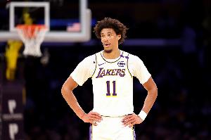 美记:湖人今年休赛期的优先事项之一是留下中锋海斯