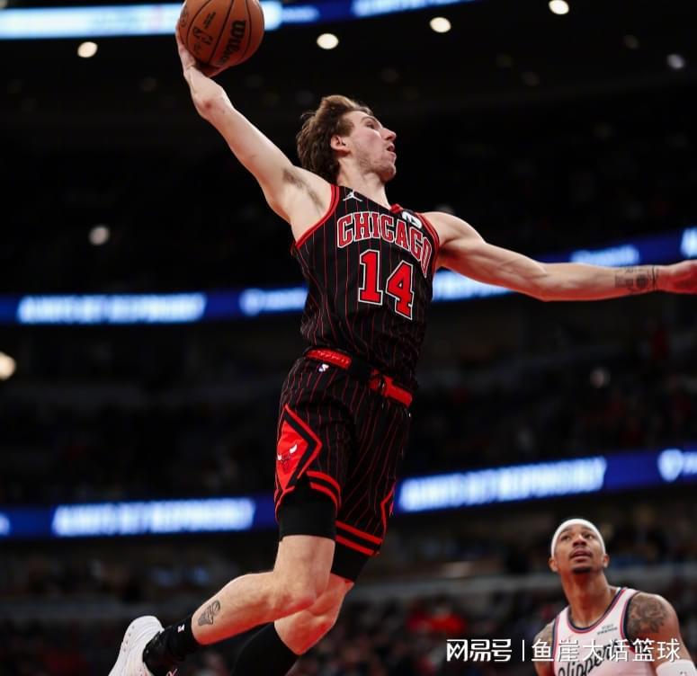 体育直播-快船大爆冷！哈登24+6毫无借口，新援爆发尽力，公牛7人得分上双