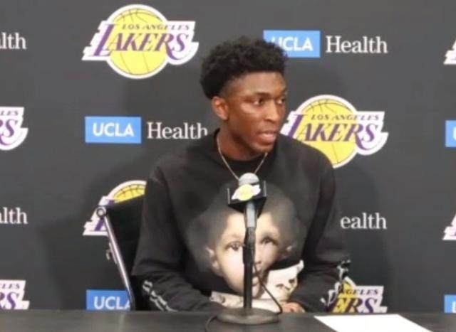 体育直播-末节锁死哈登！斯坦利·约翰逊获詹皇信任有望转正