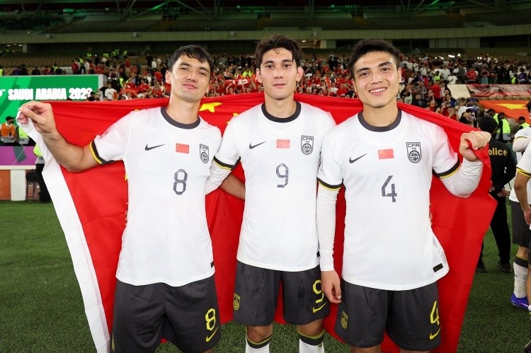 华体会app下载入口-2026赛季中超前瞻：争冠集团阵容庞大，“闯入者”雄心勃勃！