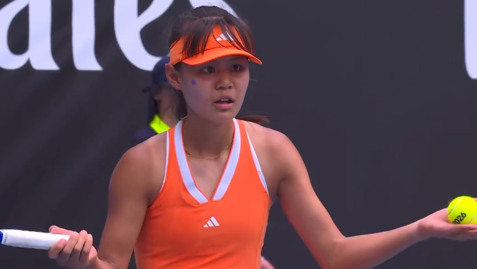 华体会 hth-2-0夺15连胜！中国网球15岁天才少女进8强：边哭边扫追赶郑钦文？